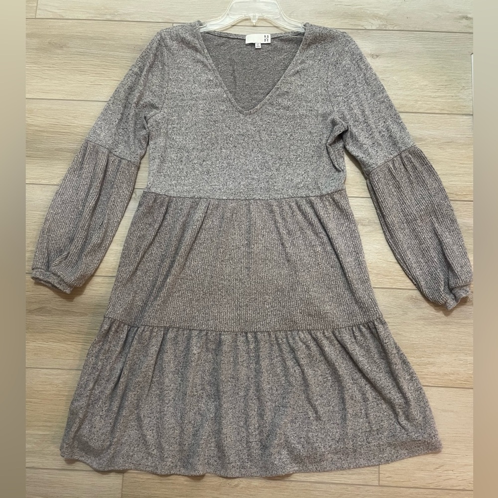 Anthropologie RO & DE V-Neck Tiered long sleeve Gray Dress size XS
